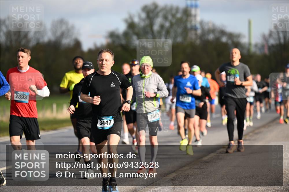 12.04.2026 - 45. Internationalen Wilhelmsburger Insellauf Dr. Thomas Lammeyer http://msf.ph/oto/9432528 12.04.2026 09:15:09 Laufen 2893, 3447, 3605 meine-sportfotos.de