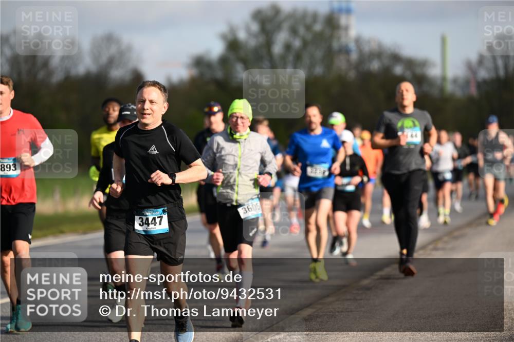 12.04.2026 - 45. Internationalen Wilhelmsburger Insellauf Dr. Thomas Lammeyer http://msf.ph/oto/9432531 12.04.2026 09:15:09 Laufen 893, 3447, 3605 meine-sportfotos.de