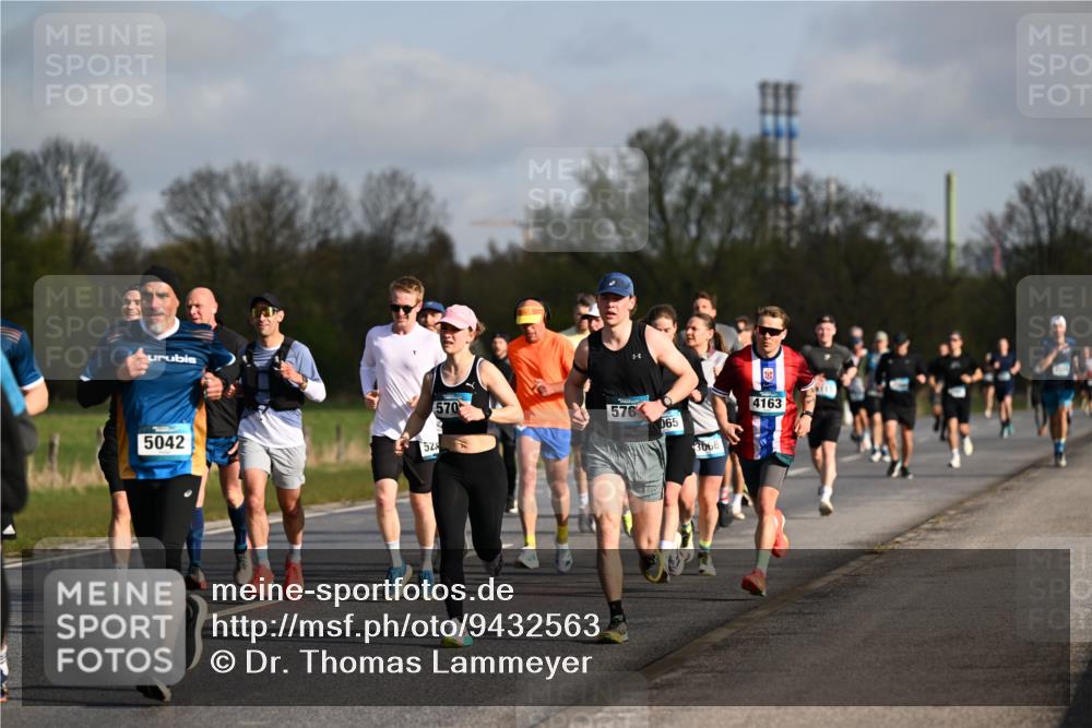 12.04.2026 - 45. Internationalen Wilhelmsburger Insellauf Dr. Thomas Lammeyer http://msf.ph/oto/9432563 12.04.2026 09:15:15 Laufen 5042, 52, 570, 576, 065, 3066, 4163 meine-sportfotos.de
