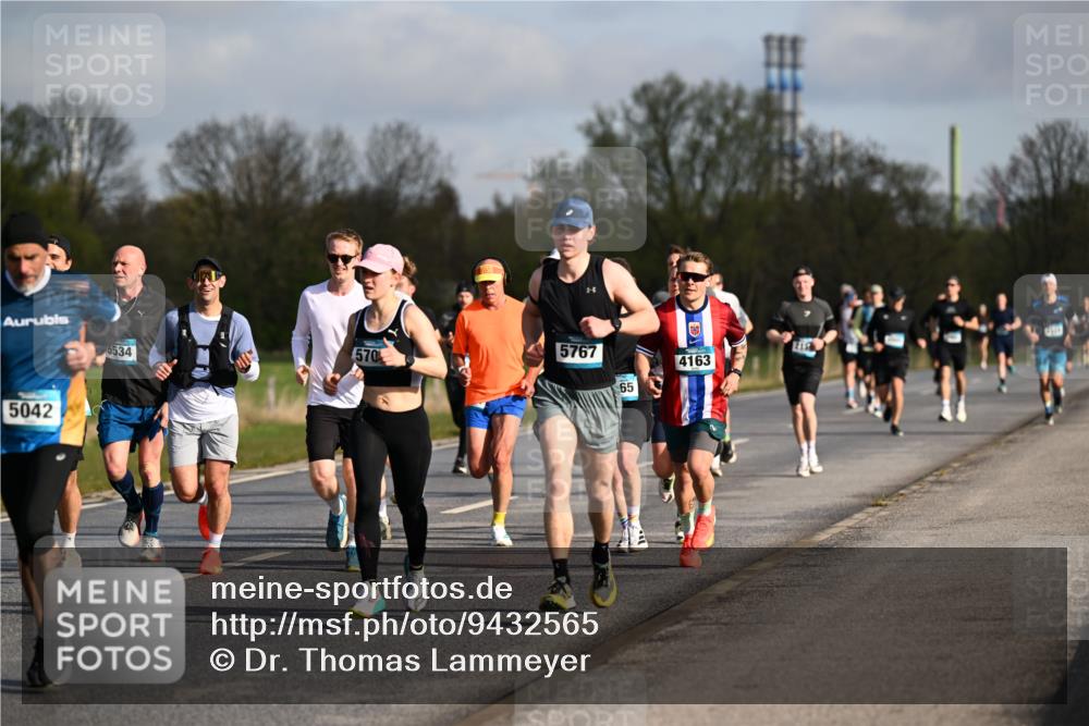 12.04.2026 - 45. Internationalen Wilhelmsburger Insellauf Dr. Thomas Lammeyer http://msf.ph/oto/9432565 12.04.2026 09:15:16 Laufen 6534, 5042, 570, 5767, 65, 4163 meine-sportfotos.de