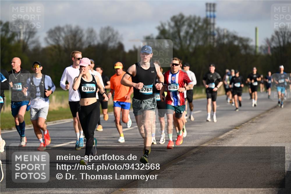 12.04.2026 - 45. Internationalen Wilhelmsburger Insellauf Dr. Thomas Lammeyer http://msf.ph/oto/9432568 12.04.2026 09:15:16 Laufen 534, 5708, 5767, 65, 4163 meine-sportfotos.de