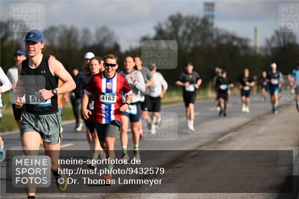 12.04.2026 - 45. Internationalen Wilhelmsburger Insellauf Dr. Thomas Lammeyer http://msf.ph/oto/9432579 12.04.2026 09:15:18 Laufen 4163, 576 meine-sportfotos.de