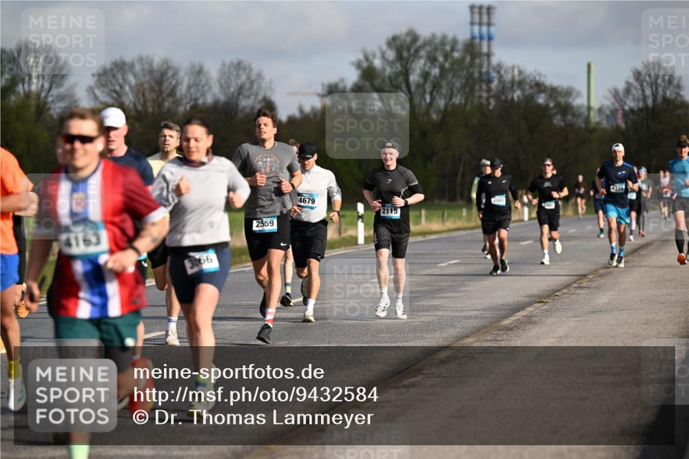 12.04.2026 - 45. Internationalen Wilhelmsburger Insellauf Dr. Thomas Lammeyer http://msf.ph/oto/9432584 12.04.2026 09:15:19 Laufen 4163, 3066, 2559, 4320, 4679, 4980, 2115 meine-sportfotos.de