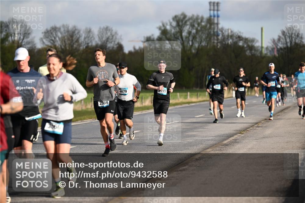 12.04.2026 - 45. Internationalen Wilhelmsburger Insellauf Dr. Thomas Lammeyer http://msf.ph/oto/9432588 12.04.2026 09:15:20 Laufen 3066, 4980, 4679, 2115, 2559, 4329 meine-sportfotos.de