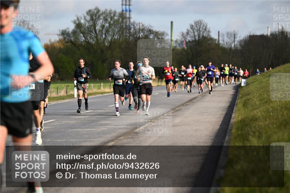 12.04.2026 - 45. Internationalen Wilhelmsburger Insellauf Dr. Thomas Lammeyer http://msf.ph/oto/9432626 12.04.2026 09:15:28 Laufen 185, 5254, 24, 2488 meine-sportfotos.de