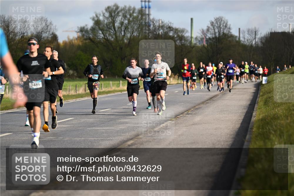 12.04.2026 - 45. Internationalen Wilhelmsburger Insellauf Dr. Thomas Lammeyer http://msf.ph/oto/9432629 12.04.2026 09:15:29 Laufen 3485, 5254, 3924, 2482, 2488 meine-sportfotos.de