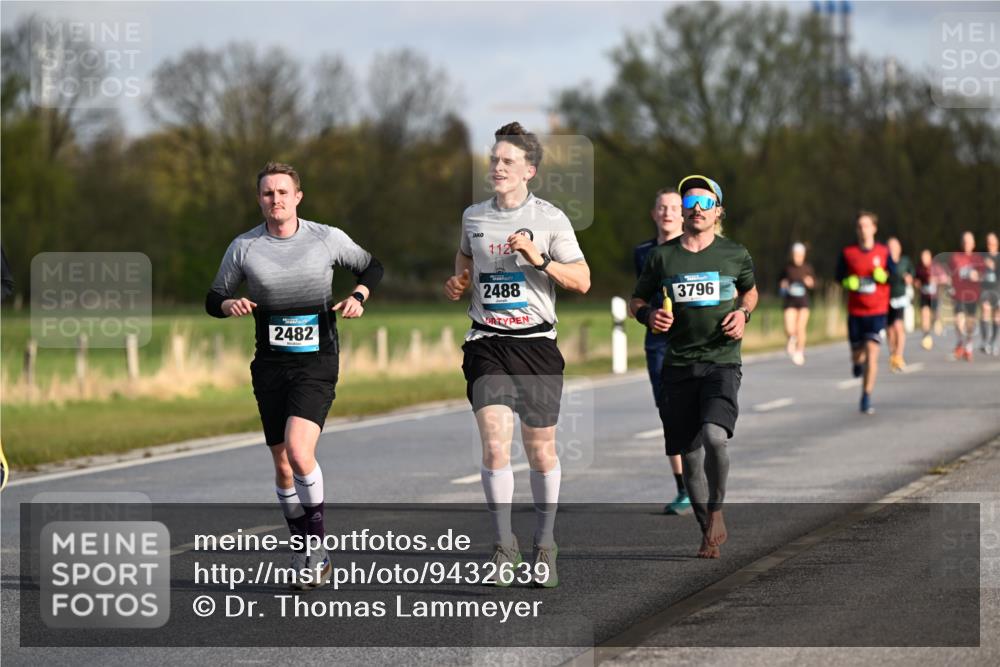 12.04.2026 - 45. Internationalen Wilhelmsburger Insellauf Dr. Thomas Lammeyer http://msf.ph/oto/9432639 12.04.2026 09:15:34 Laufen 2482, 112, 2488, 3796 meine-sportfotos.de