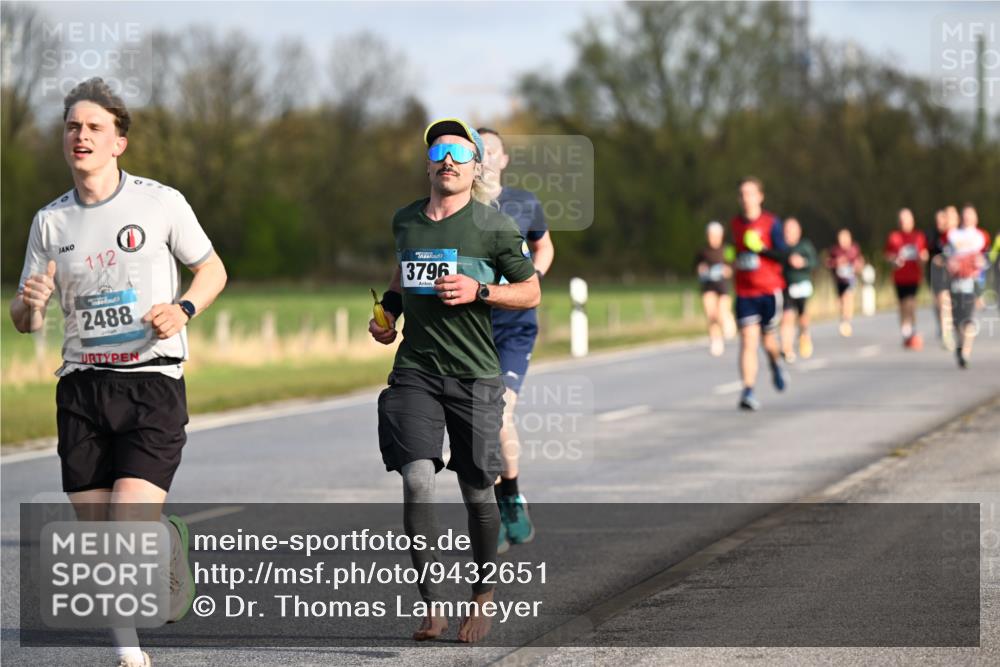 12.04.2026 - 45. Internationalen Wilhelmsburger Insellauf Dr. Thomas Lammeyer http://msf.ph/oto/9432651 12.04.2026 09:15:35 Laufen 112, 2488, 3796 meine-sportfotos.de