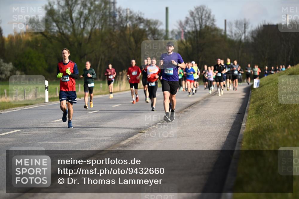 12.04.2026 - 45. Internationalen Wilhelmsburger Insellauf Dr. Thomas Lammeyer http://msf.ph/oto/9432660 12.04.2026 09:15:37 Laufen 3014, 3321 meine-sportfotos.de