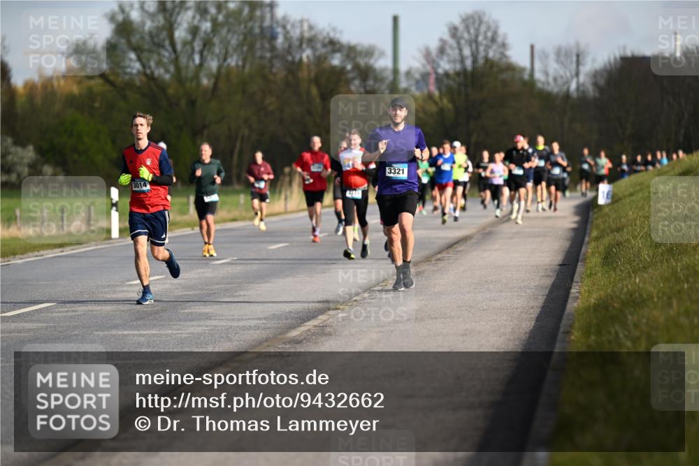 12.04.2026 - 45. Internationalen Wilhelmsburger Insellauf Dr. Thomas Lammeyer http://msf.ph/oto/9432662 12.04.2026 09:15:38 Laufen 3014, 3321 meine-sportfotos.de