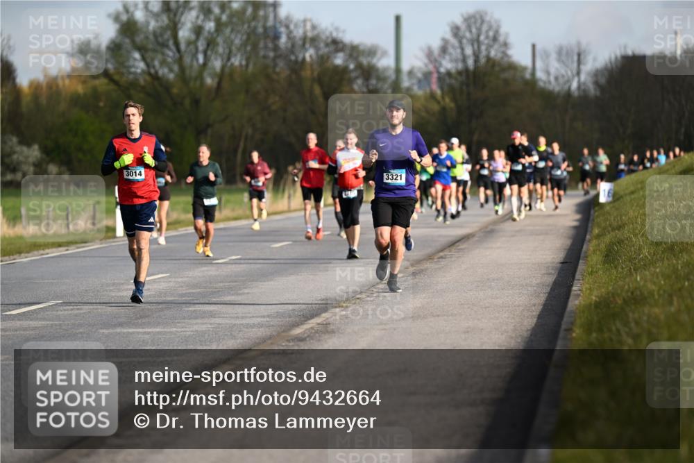12.04.2026 - 45. Internationalen Wilhelmsburger Insellauf Dr. Thomas Lammeyer http://msf.ph/oto/9432664 12.04.2026 09:15:38 Laufen 3014, 3321 meine-sportfotos.de