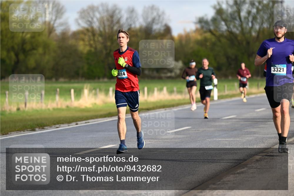 12.04.2026 - 45. Internationalen Wilhelmsburger Insellauf Dr. Thomas Lammeyer http://msf.ph/oto/9432682 12.04.2026 09:15:41 Laufen 3014, 3321 meine-sportfotos.de