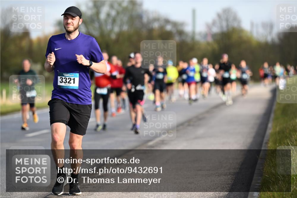 12.04.2026 - 45. Internationalen Wilhelmsburger Insellauf Dr. Thomas Lammeyer http://msf.ph/oto/9432691 12.04.2026 09:15:43 Laufen 3321 meine-sportfotos.de