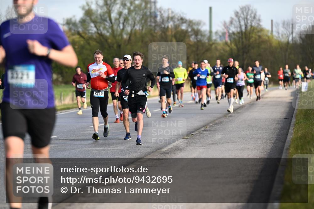 12.04.2026 - 45. Internationalen Wilhelmsburger Insellauf Dr. Thomas Lammeyer http://msf.ph/oto/9432695 12.04.2026 09:15:44 Laufen 2710, 45 meine-sportfotos.de