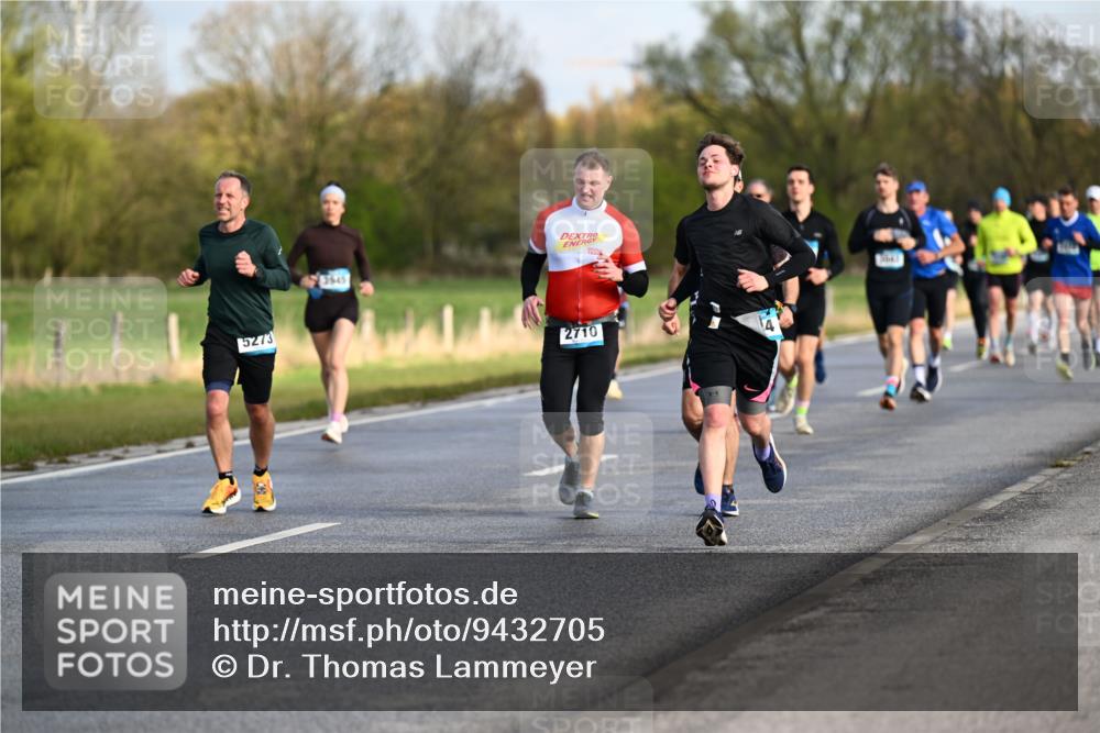 12.04.2026 - 45. Internationalen Wilhelmsburger Insellauf Dr. Thomas Lammeyer http://msf.ph/oto/9432705 12.04.2026 09:15:45 Laufen 5273, 3645, 2710 meine-sportfotos.de