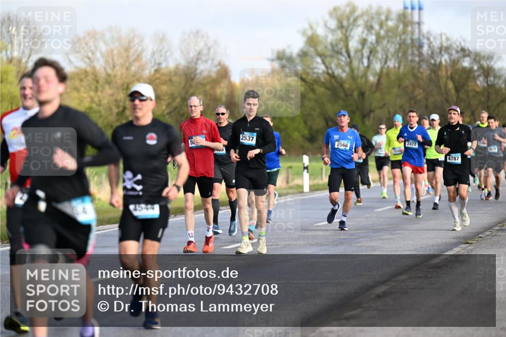 12.04.2026 - 45. Internationalen Wilhelmsburger Insellauf Dr. Thomas Lammeyer http://msf.ph/oto/9432708 12.04.2026 09:15:48 Laufen 5463, 2472, 5620, 2537, 2568, 4787 meine-sportfotos.de