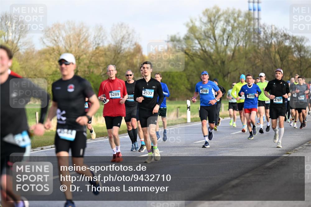 12.04.2026 - 45. Internationalen Wilhelmsburger Insellauf Dr. Thomas Lammeyer http://msf.ph/oto/9432710 12.04.2026 09:15:48 Laufen 1, 5289, 488, 2568, 2537, 2472, 265, 4787, 26, 3629 meine-sportfotos.de