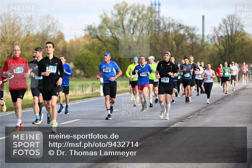 12.04.2026 - 45. Internationalen Wilhelmsburger Insellauf Dr. Thomas Lammeyer http://msf.ph/oto/9432714 12.04.2026 09:15:49 Laufen 5289, 3042, 2537, 2568, 2472, 3629, 2048, 4787 meine-sportfotos.de