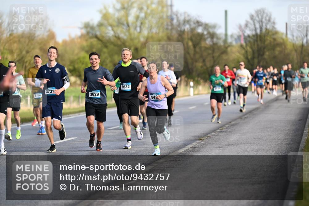 12.04.2026 - 45. Internationalen Wilhelmsburger Insellauf Dr. Thomas Lammeyer http://msf.ph/oto/9432757 12.04.2026 09:15:56 Laufen 3731, 5706, 3629, 2632, 442 meine-sportfotos.de