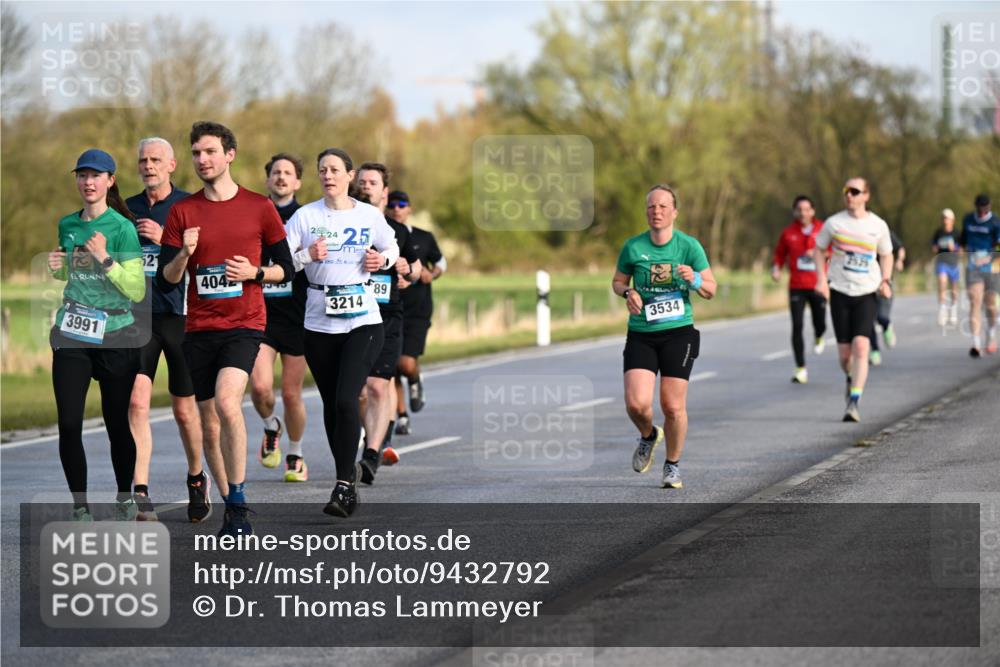 12.04.2026 - 45. Internationalen Wilhelmsburger Insellauf Dr. Thomas Lammeyer http://msf.ph/oto/9432792 12.04.2026 09:16:02 Laufen 224, 25, 521, 404, 3214, 89, 3991, 3534 meine-sportfotos.de