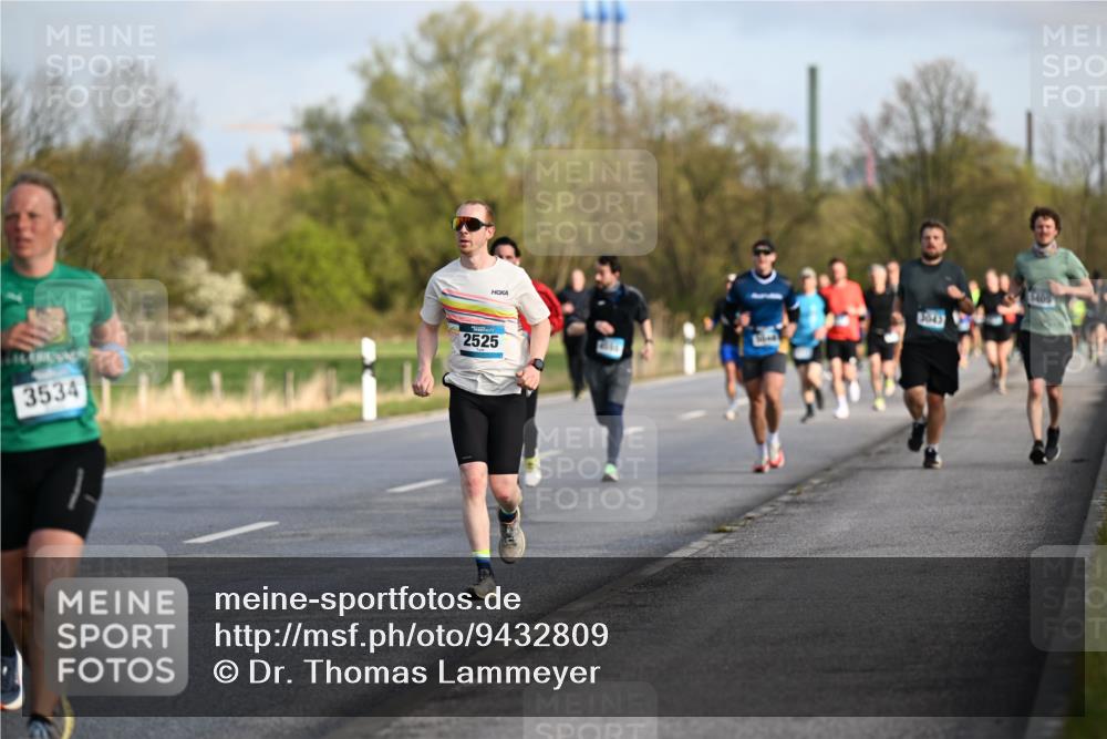 12.04.2026 - 45. Internationalen Wilhelmsburger Insellauf Dr. Thomas Lammeyer http://msf.ph/oto/9432809 12.04.2026 09:16:06 Laufen 3534, 3843, 1405, 2525 meine-sportfotos.de