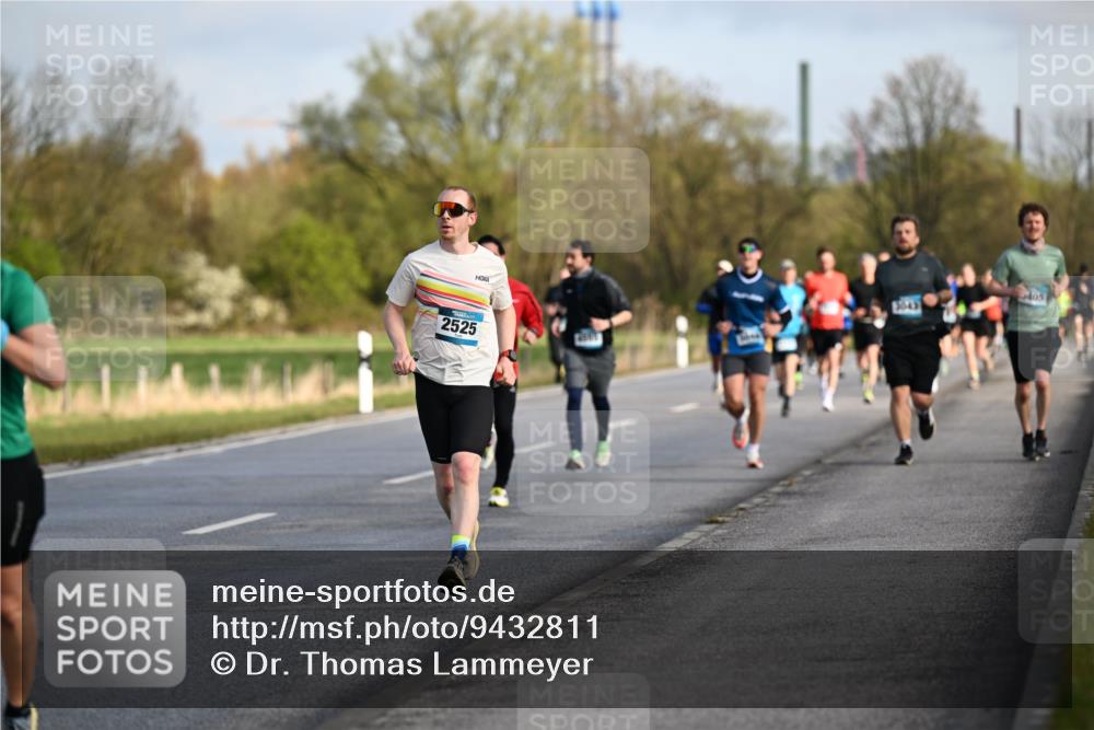 12.04.2026 - 45. Internationalen Wilhelmsburger Insellauf Dr. Thomas Lammeyer http://msf.ph/oto/9432811 12.04.2026 09:16:06 Laufen 2525 meine-sportfotos.de