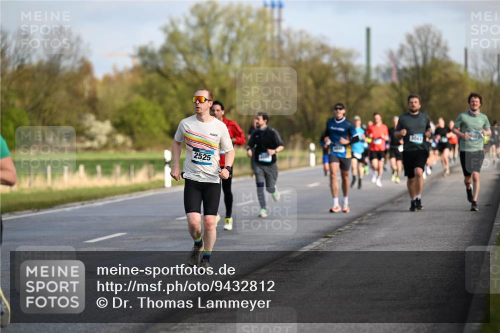 12.04.2026 - 45. Internationalen Wilhelmsburger Insellauf Dr. Thomas Lammeyer http://msf.ph/oto/9432812 12.04.2026 09:16:06 Laufen 2525, 3043 meine-sportfotos.de