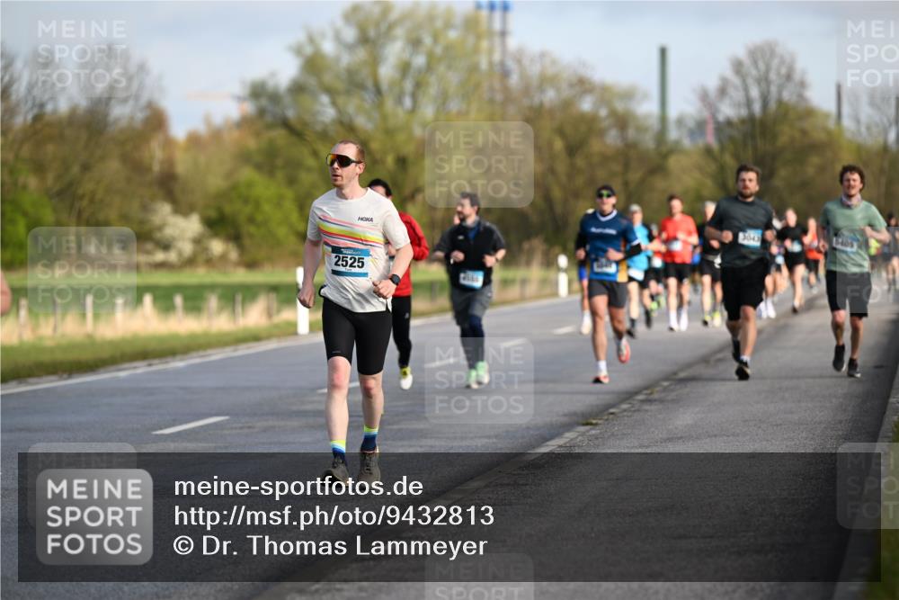 12.04.2026 - 45. Internationalen Wilhelmsburger Insellauf Dr. Thomas Lammeyer http://msf.ph/oto/9432813 12.04.2026 09:16:06 Laufen 3042, 2525, 6405 meine-sportfotos.de