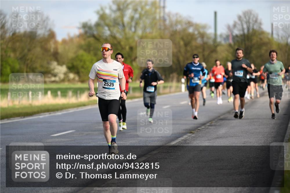 12.04.2026 - 45. Internationalen Wilhelmsburger Insellauf Dr. Thomas Lammeyer http://msf.ph/oto/9432815 12.04.2026 09:16:07 Laufen 5405, 2525 meine-sportfotos.de