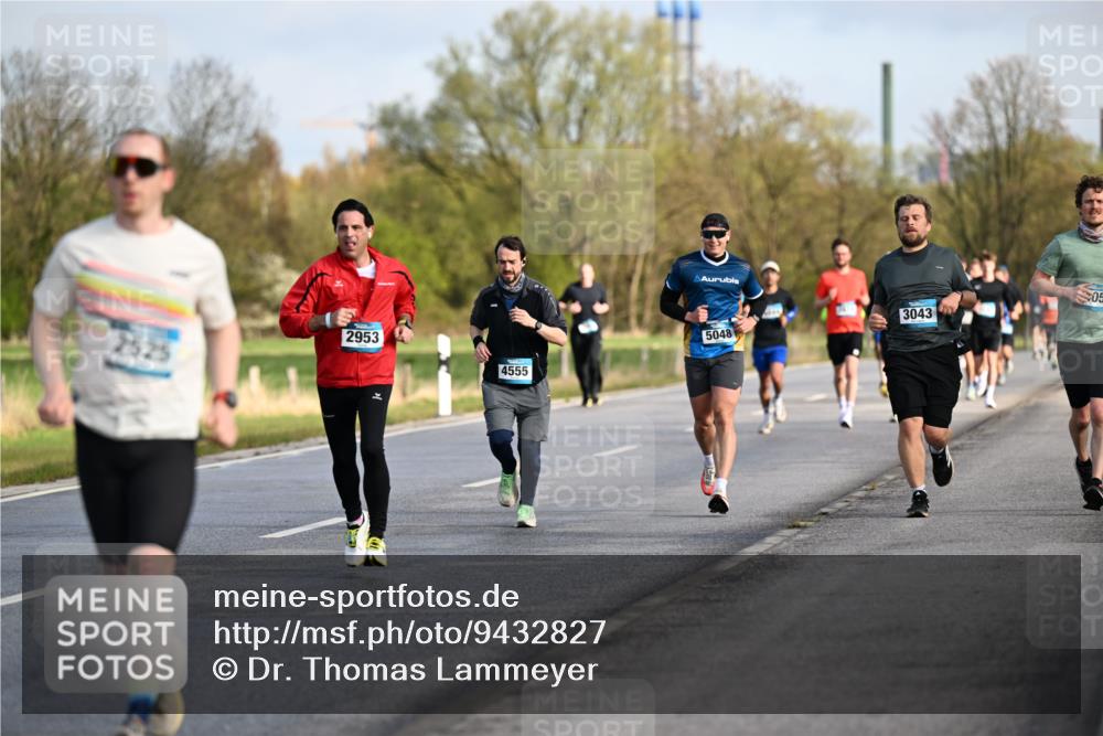 12.04.2026 - 45. Internationalen Wilhelmsburger Insellauf Dr. Thomas Lammeyer http://msf.ph/oto/9432827 12.04.2026 09:16:09 Laufen 2525, 2953, 4555, 5048, 3043, 05 meine-sportfotos.de