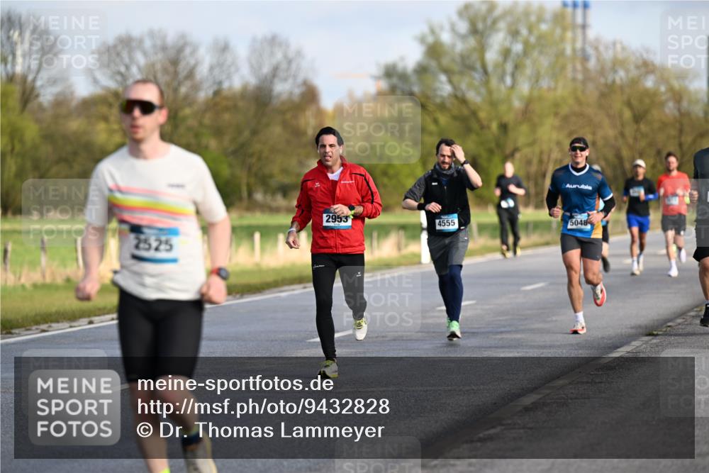 12.04.2026 - 45. Internationalen Wilhelmsburger Insellauf Dr. Thomas Lammeyer http://msf.ph/oto/9432828 12.04.2026 09:16:09 Laufen 2953, 4555, 5048, 2525 meine-sportfotos.de
