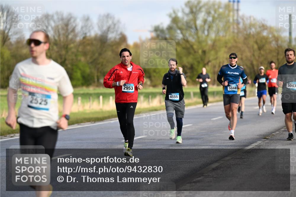 12.04.2026 - 45. Internationalen Wilhelmsburger Insellauf Dr. Thomas Lammeyer http://msf.ph/oto/9432830 12.04.2026 09:16:10 Laufen 2525, 2953, 4555, 5048, 3043 meine-sportfotos.de