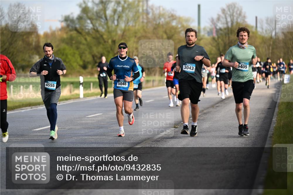 12.04.2026 - 45. Internationalen Wilhelmsburger Insellauf Dr. Thomas Lammeyer http://msf.ph/oto/9432835 12.04.2026 09:16:11 Laufen 4555, 5048, 613, 5405, 3043 meine-sportfotos.de