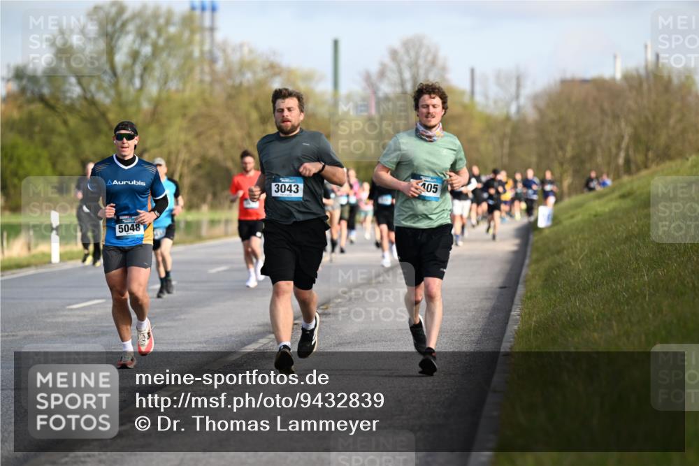 12.04.2026 - 45. Internationalen Wilhelmsburger Insellauf Dr. Thomas Lammeyer http://msf.ph/oto/9432839 12.04.2026 09:16:12 Laufen 5048, 3043, 405 meine-sportfotos.de