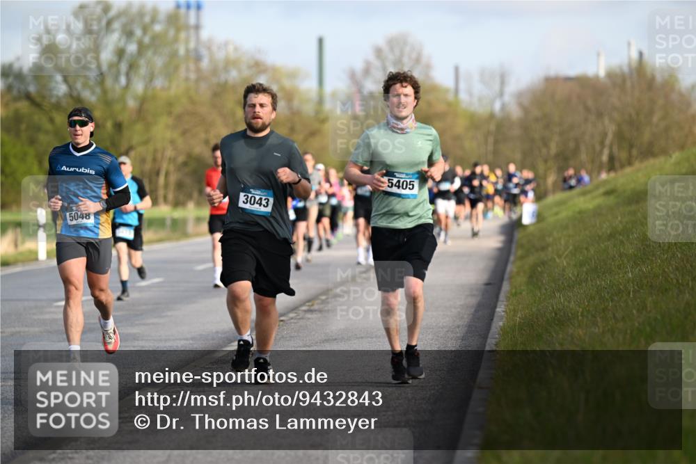 12.04.2026 - 45. Internationalen Wilhelmsburger Insellauf Dr. Thomas Lammeyer http://msf.ph/oto/9432843 12.04.2026 09:16:12 Laufen 3043, 5048, 5405 meine-sportfotos.de