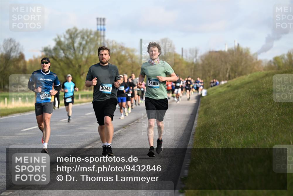 12.04.2026 - 45. Internationalen Wilhelmsburger Insellauf Dr. Thomas Lammeyer http://msf.ph/oto/9432846 12.04.2026 09:16:13 Laufen 3043, 5048, 5405 meine-sportfotos.de