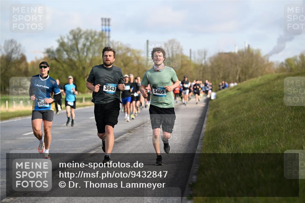 12.04.2026 - 45. Internationalen Wilhelmsburger Insellauf Dr. Thomas Lammeyer http://msf.ph/oto/9432847 12.04.2026 09:16:13 Laufen 3043, 5405, 504 meine-sportfotos.de