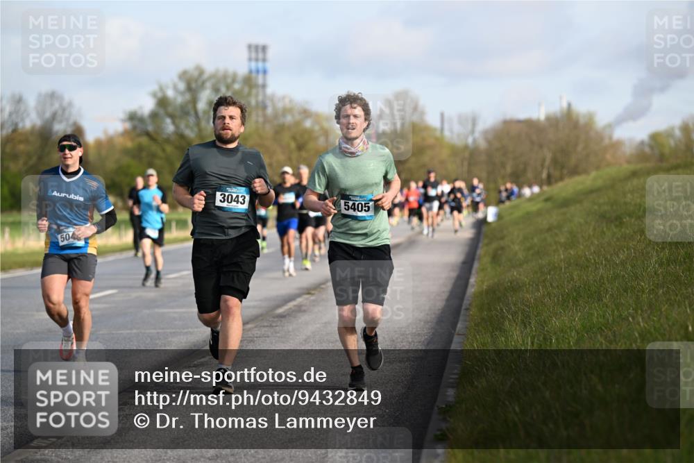 12.04.2026 - 45. Internationalen Wilhelmsburger Insellauf Dr. Thomas Lammeyer http://msf.ph/oto/9432849 12.04.2026 09:16:14 Laufen 3043, 5405, 504 meine-sportfotos.de