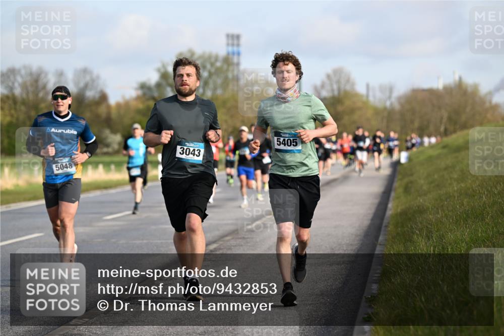 12.04.2026 - 45. Internationalen Wilhelmsburger Insellauf Dr. Thomas Lammeyer http://msf.ph/oto/9432853 12.04.2026 09:16:14 Laufen 5048, 3043, 5405 meine-sportfotos.de