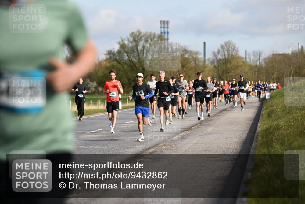 12.04.2026 - 45. Internationalen Wilhelmsburger Insellauf Dr. Thomas Lammeyer http://msf.ph/oto/9432862 12.04.2026 09:16:17 Laufen 2614, 4844 meine-sportfotos.de