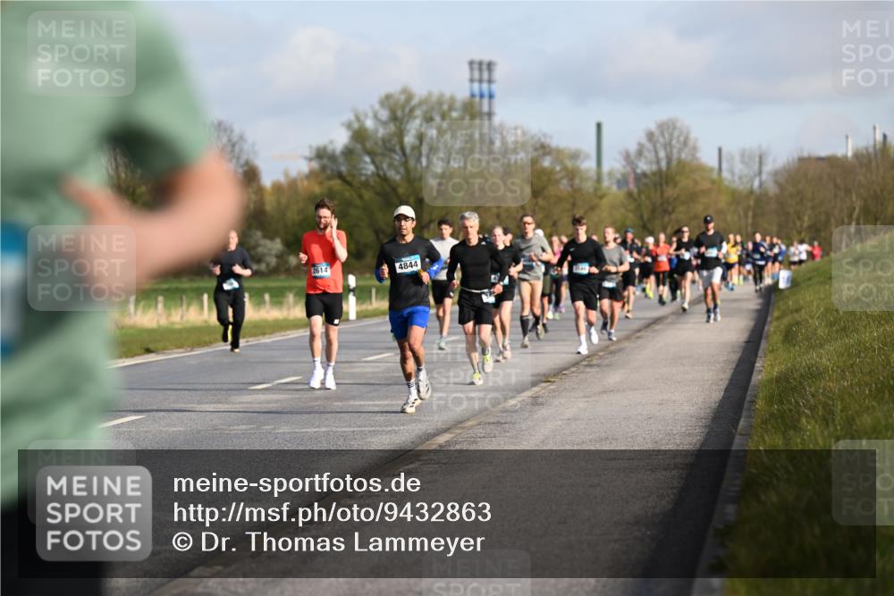 12.04.2026 - 45. Internationalen Wilhelmsburger Insellauf Dr. Thomas Lammeyer http://msf.ph/oto/9432863 12.04.2026 09:16:17 Laufen 2614, 4844 meine-sportfotos.de