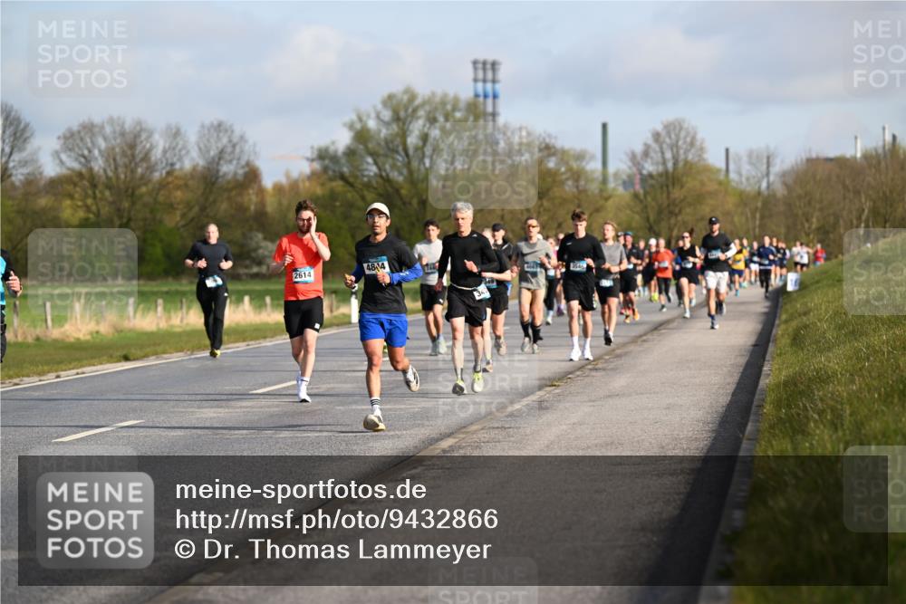 12.04.2026 - 45. Internationalen Wilhelmsburger Insellauf Dr. Thomas Lammeyer http://msf.ph/oto/9432866 12.04.2026 09:16:18 Laufen 2614, 484, 244, 342, 3546 meine-sportfotos.de