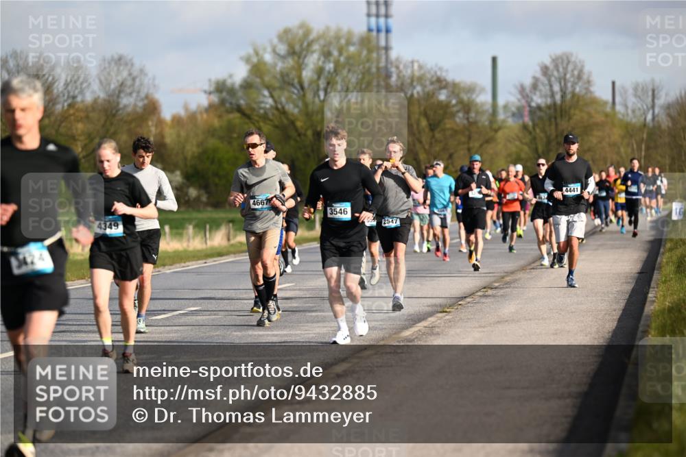 12.04.2026 - 45. Internationalen Wilhelmsburger Insellauf Dr. Thomas Lammeyer http://msf.ph/oto/9432885 12.04.2026 09:16:23 Laufen 4667, 4349, 3546, 55, 2547, 3424, 4441, 16 meine-sportfotos.de