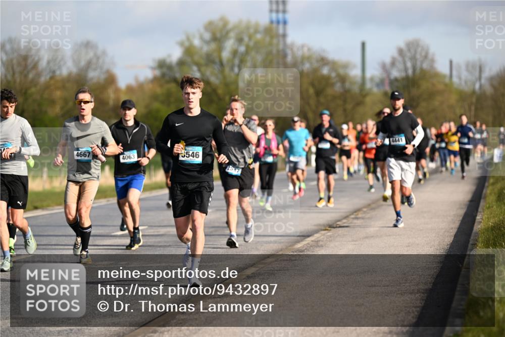 12.04.2026 - 45. Internationalen Wilhelmsburger Insellauf Dr. Thomas Lammeyer http://msf.ph/oto/9432897 12.04.2026 09:16:24 Laufen 4667, 4063, 3546, 2547 meine-sportfotos.de