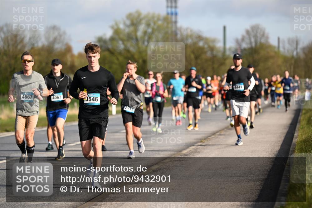 12.04.2026 - 45. Internationalen Wilhelmsburger Insellauf Dr. Thomas Lammeyer http://msf.ph/oto/9432901 12.04.2026 09:16:25 Laufen 4667, 4063, 3546, 2547, 4441 meine-sportfotos.de