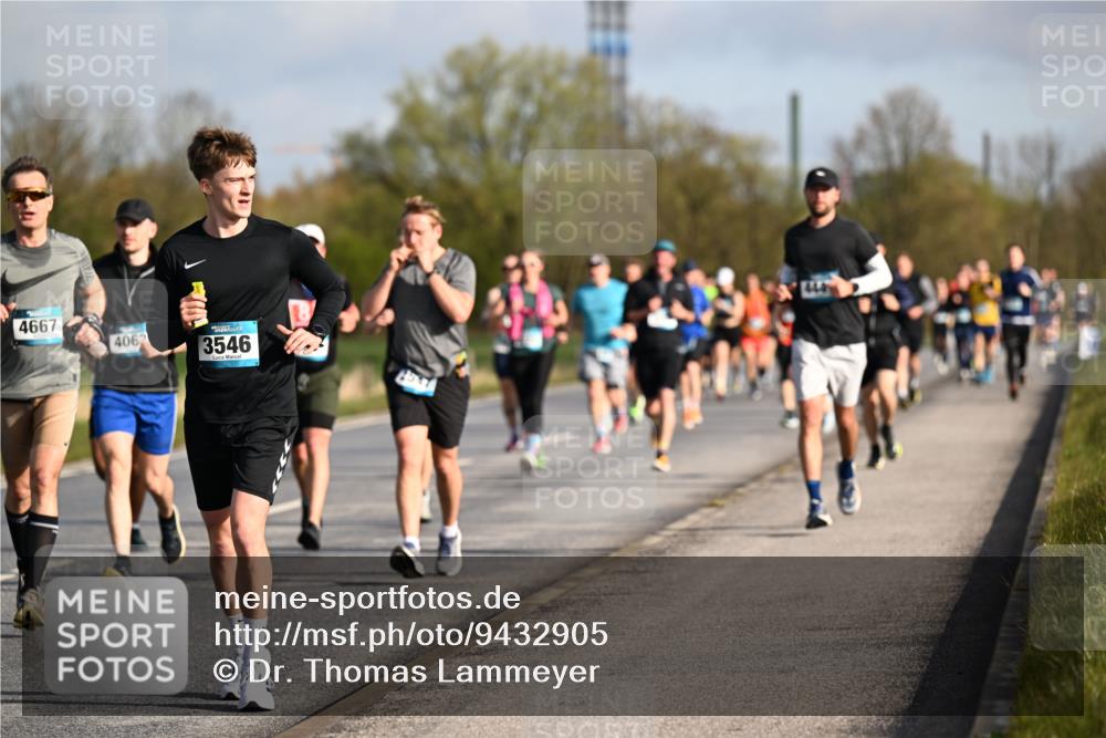 12.04.2026 - 45. Internationalen Wilhelmsburger Insellauf Dr. Thomas Lammeyer http://msf.ph/oto/9432905 12.04.2026 09:16:26 Laufen 4667, 406, 3546 meine-sportfotos.de
