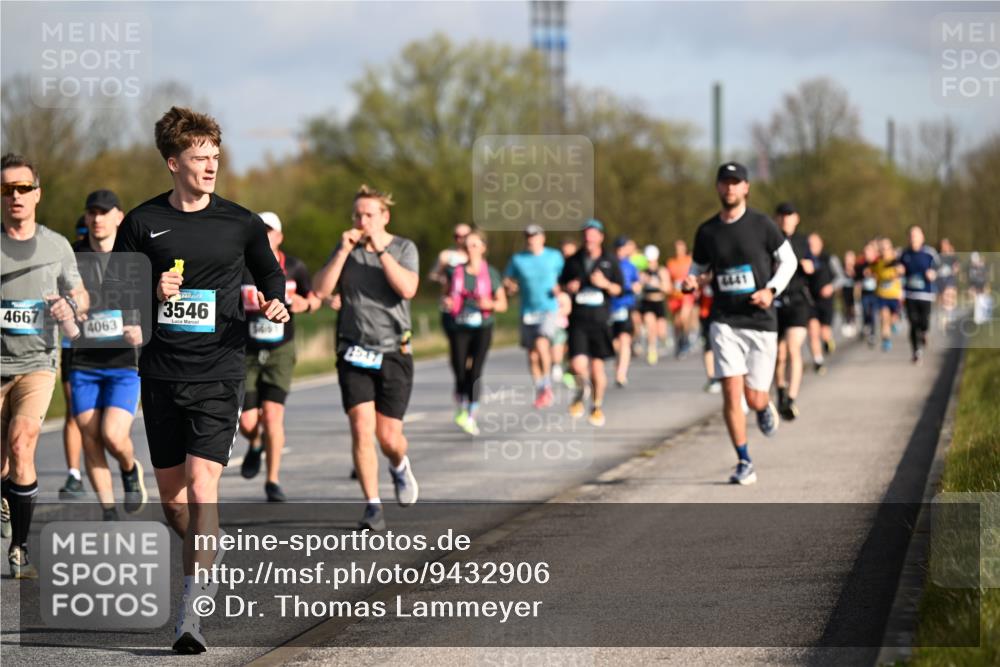 12.04.2026 - 45. Internationalen Wilhelmsburger Insellauf Dr. Thomas Lammeyer http://msf.ph/oto/9432906 12.04.2026 09:16:26 Laufen 4667, 4063, 3546 meine-sportfotos.de