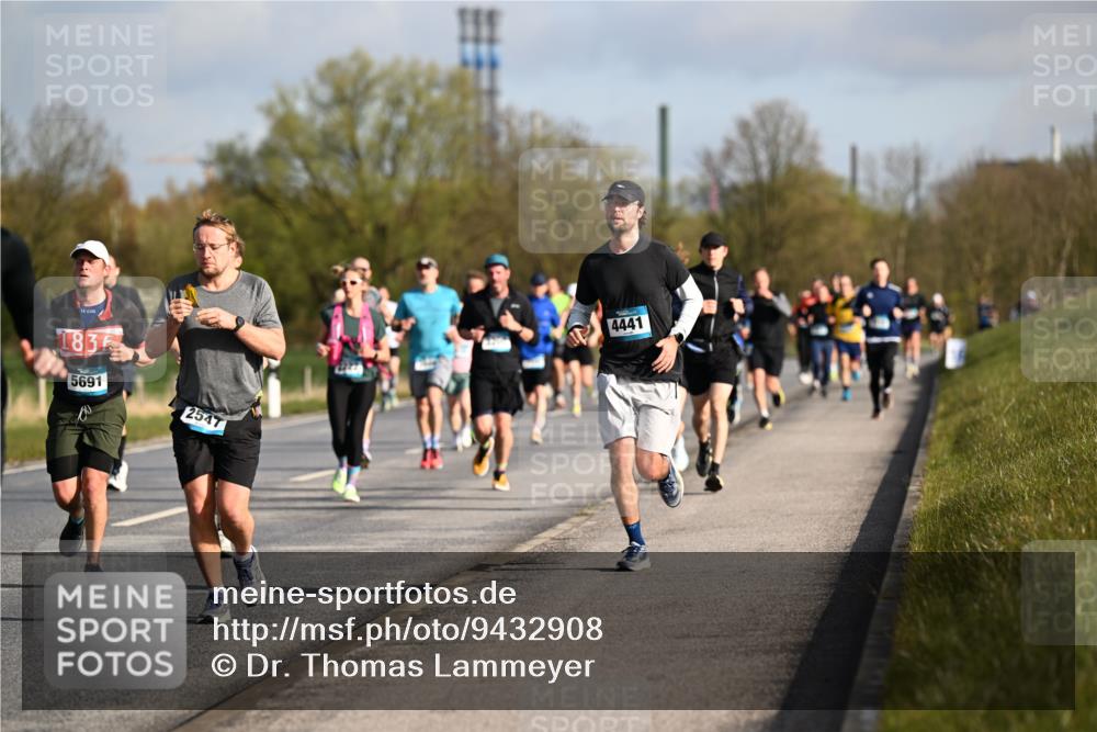 12.04.2026 - 45. Internationalen Wilhelmsburger Insellauf Dr. Thomas Lammeyer http://msf.ph/oto/9432908 12.04.2026 09:16:27 Laufen 183, 5691, 2547, 4441 meine-sportfotos.de
