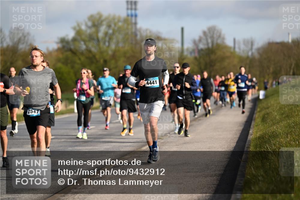 12.04.2026 - 45. Internationalen Wilhelmsburger Insellauf Dr. Thomas Lammeyer http://msf.ph/oto/9432912 12.04.2026 09:16:27 Laufen 2547, 4441 meine-sportfotos.de