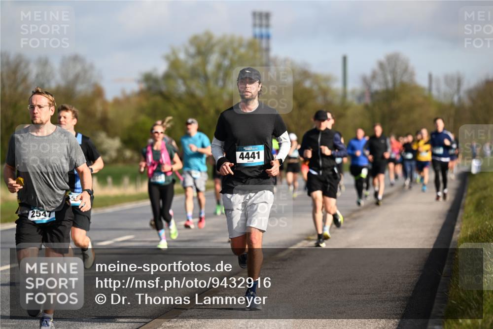 12.04.2026 - 45. Internationalen Wilhelmsburger Insellauf Dr. Thomas Lammeyer http://msf.ph/oto/9432916 12.04.2026 09:16:28 Laufen 2547, 4441 meine-sportfotos.de